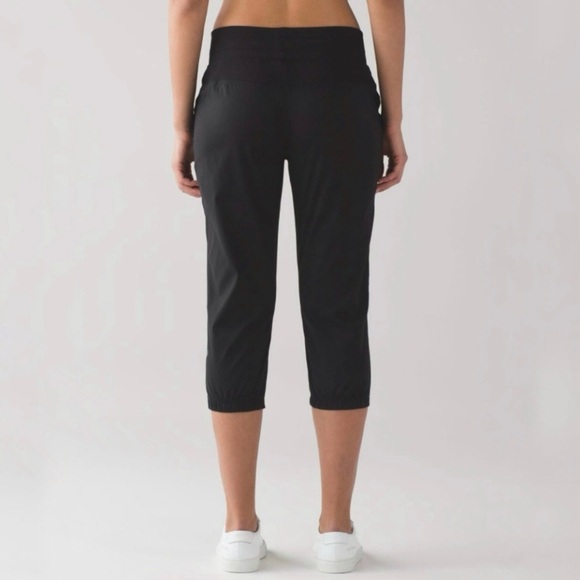 Lululemon Dance Studio Crop II 20” Unlined Lightweight Performance Pant Black 4 - Picture 3 of 16
